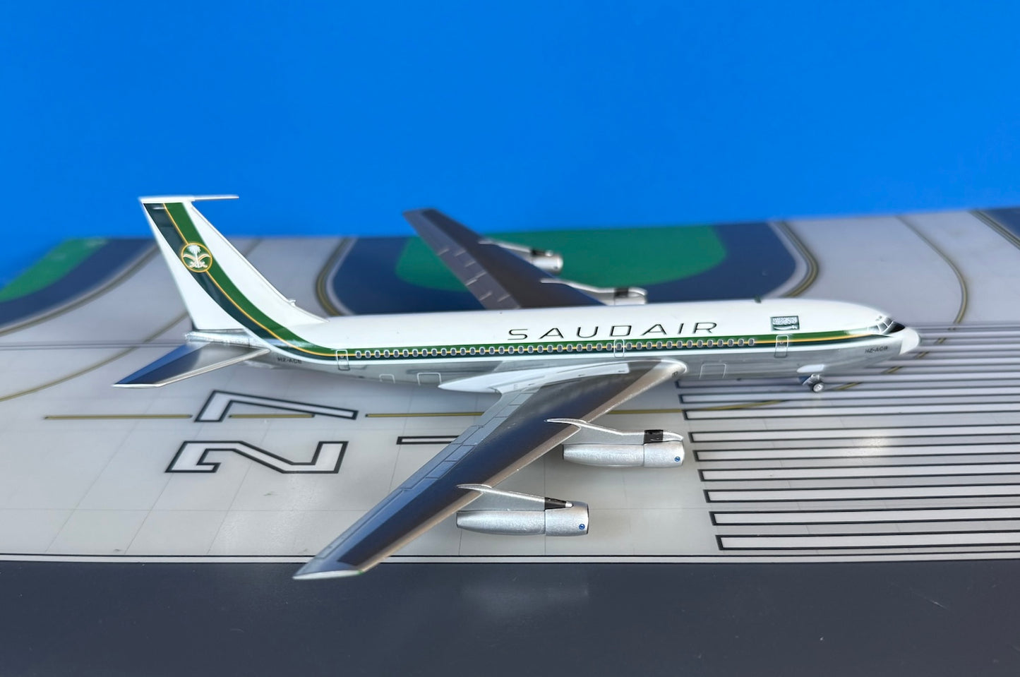 Saudair Boeing 720-068B HZ-ACB delivery colors 1:200 scale diecast Aeroclassics