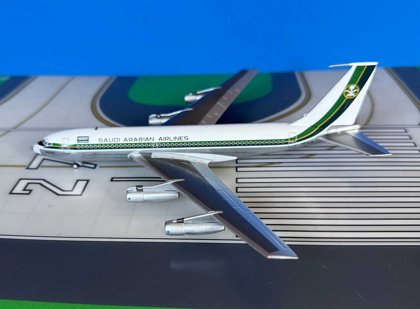 Saudi Arabian Airlines Boeing 720-068B HZ-ACB 1960s colors 1:200 scalediecast Aeroclassics
