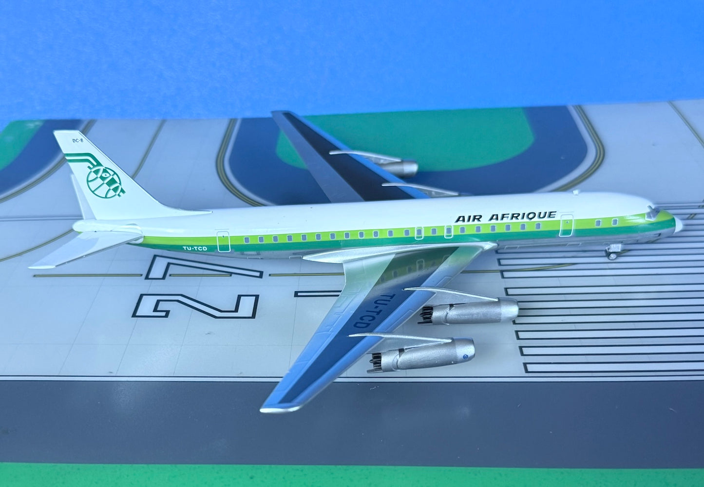 Air Afrique Douglas DC-8-33 TU-TCD 1970s colors 1:200 scale diecast Aeroclassics