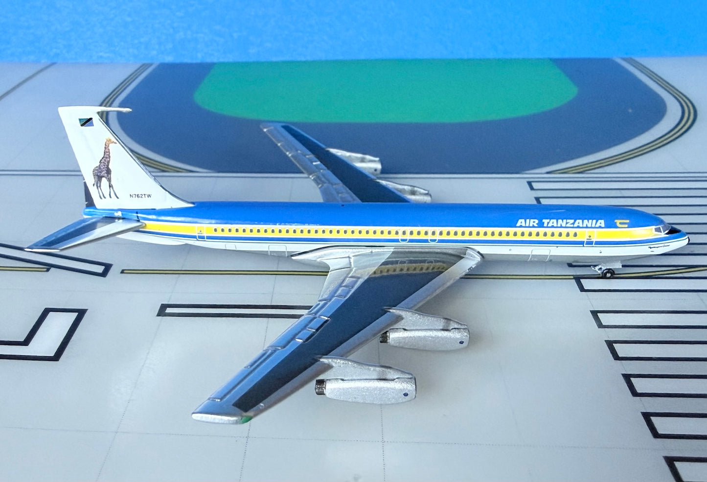 Air Tanzania Boeing 707-331 N762TW 1970's 1:400 scale diecast Aeroclassics