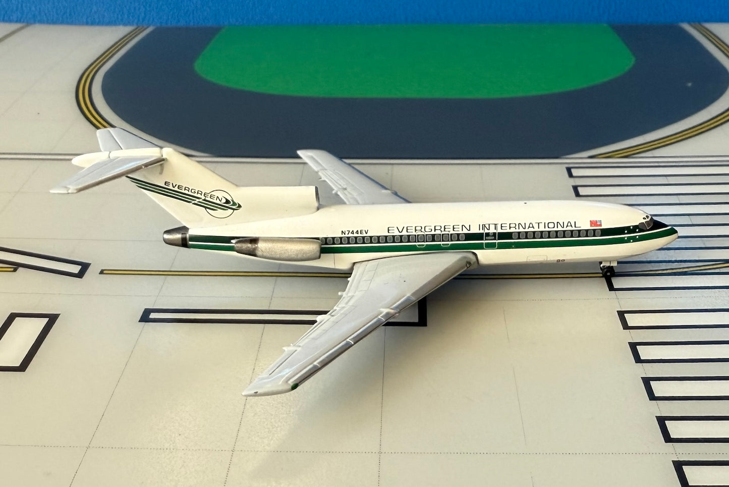 Evergreen Int'l Boeing 727-100C N744EV 1980s colors 1:400 scale diecast Aeroclassics