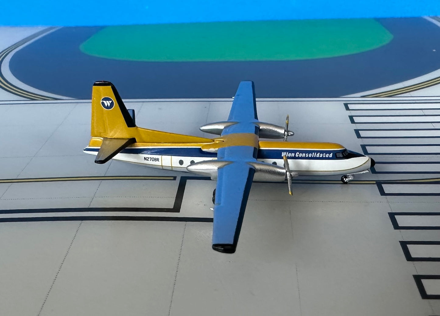 Wien Consalidated Fokker F-27A N2708R 1970's colors 1:400 scale diecast Aeroclassic