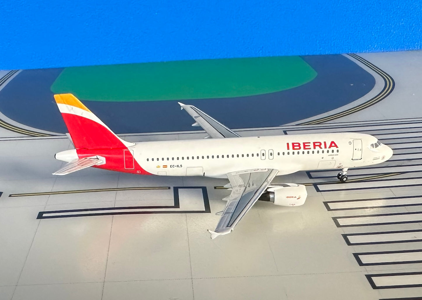 Iberia Airbus A320-214 EC-ILS special Puerto Rico colors 1:400 diecast Aeroclassics