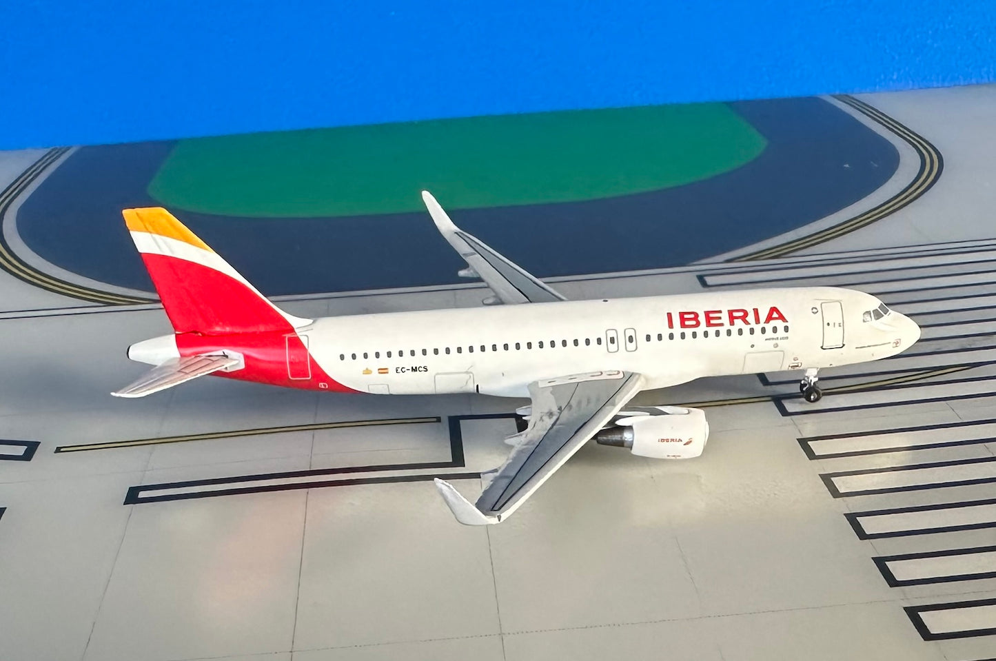 Iberia Airbus A320-214 EC-MCS promoting Puerto Rico 1:400 diecast Aeroclassics