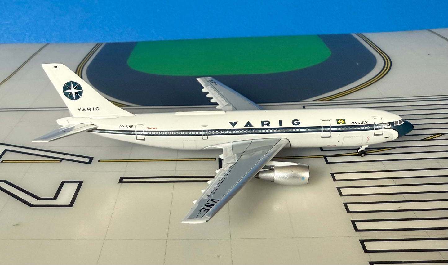 Varig Brasil Airbus A300B4 PP-VNE 1980s colors 1:400 scale diecast Aeroclassics
