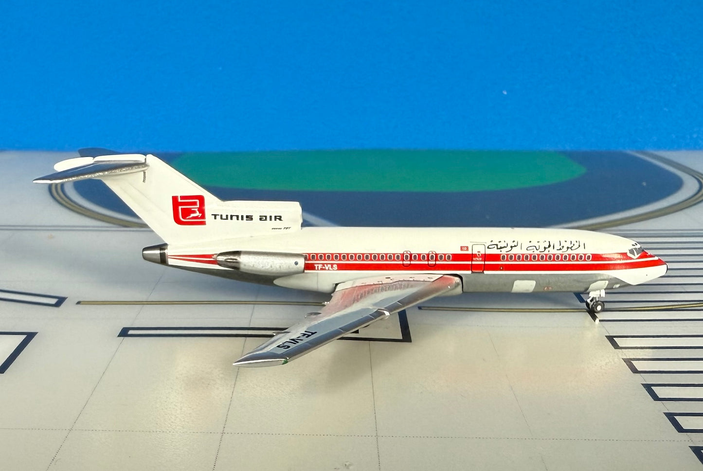 Tunis Air Boeing 727-44 F-VLS 1980s colors 1:400 scale diecast Aeroclassics