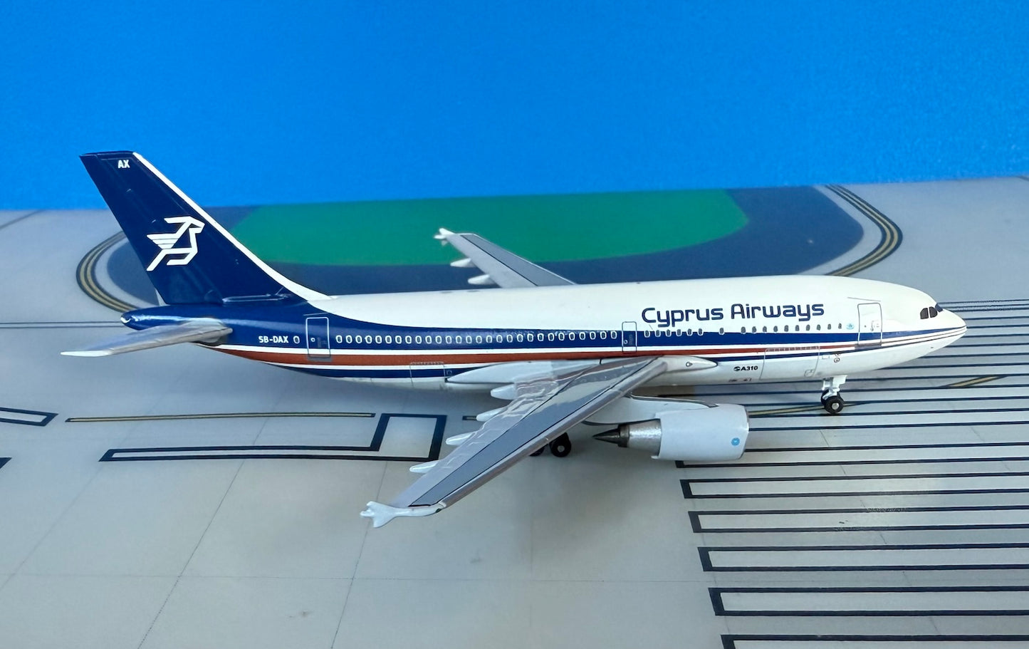 Cyprus Airways Airbus A310-204 5B-DAX 1990s 1:400 scale diecast AeroClassics