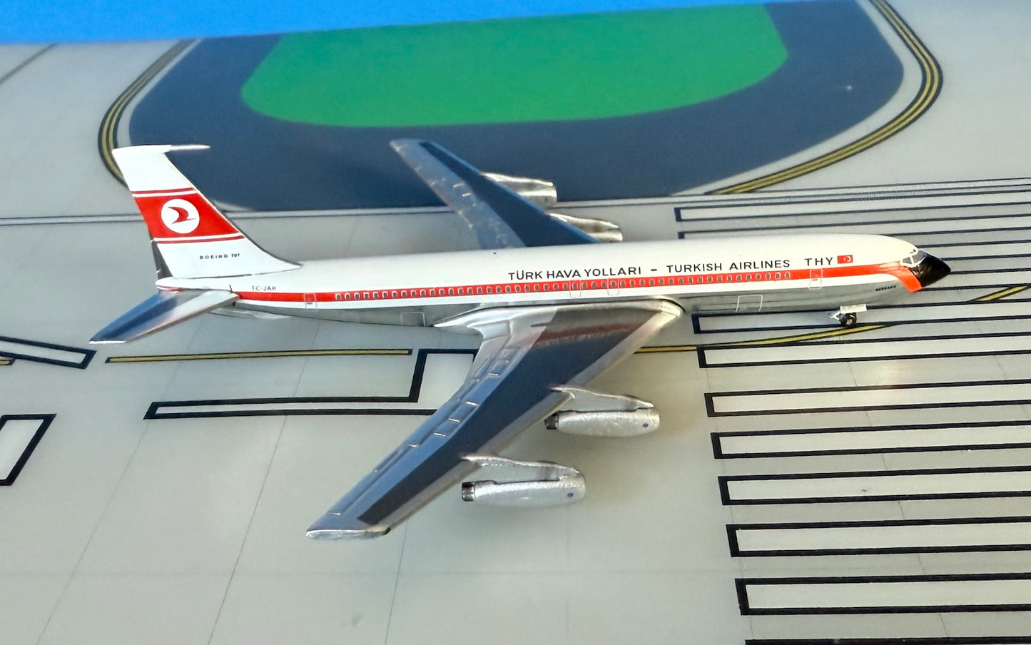 Turkish Airlines Boeing 707-321 TC-JAH 1970's 1:400 scale diecast Aeroclassics