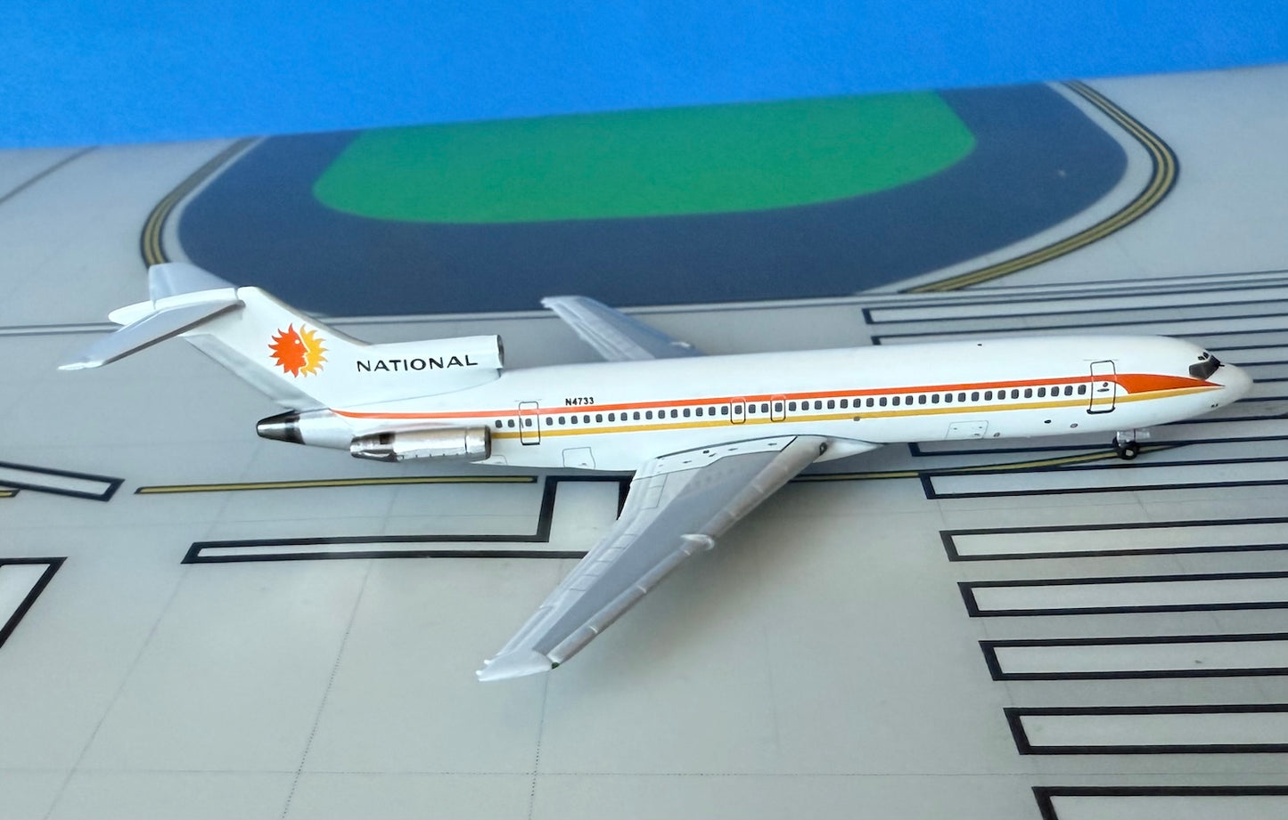 National Boeing 727-200 N4733 1970s SunKing 1:400 scale diecast Aeroclassics