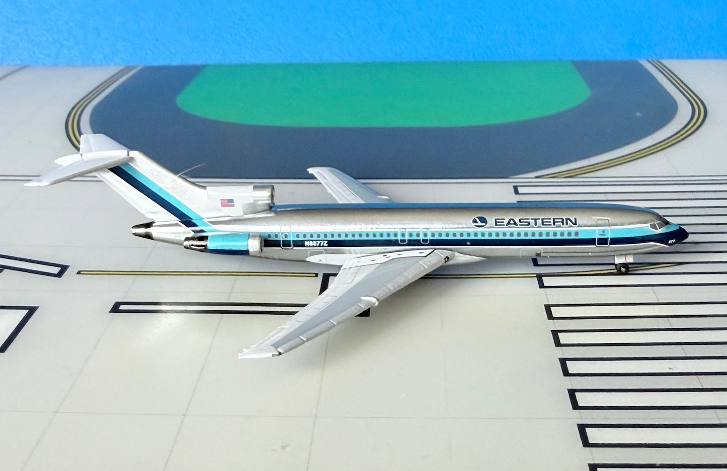 Eastern Boeing 727-200/Adv N8877Z 1970s Metal 1:400 scale diecast Aeroclassics
