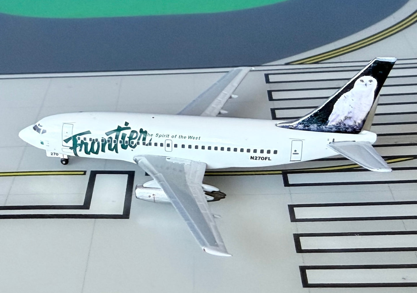 Share Frontier Boeing 737-200/Adv N270FL Mule Deer/Owl 1:400 scale diecast Aeroclassics