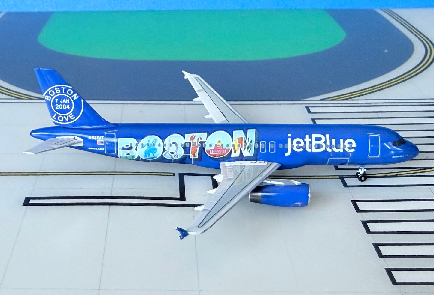 JetBlue Airbus A320-232 N537JT special Boston 1:400 scale diecast Aeroclassics
