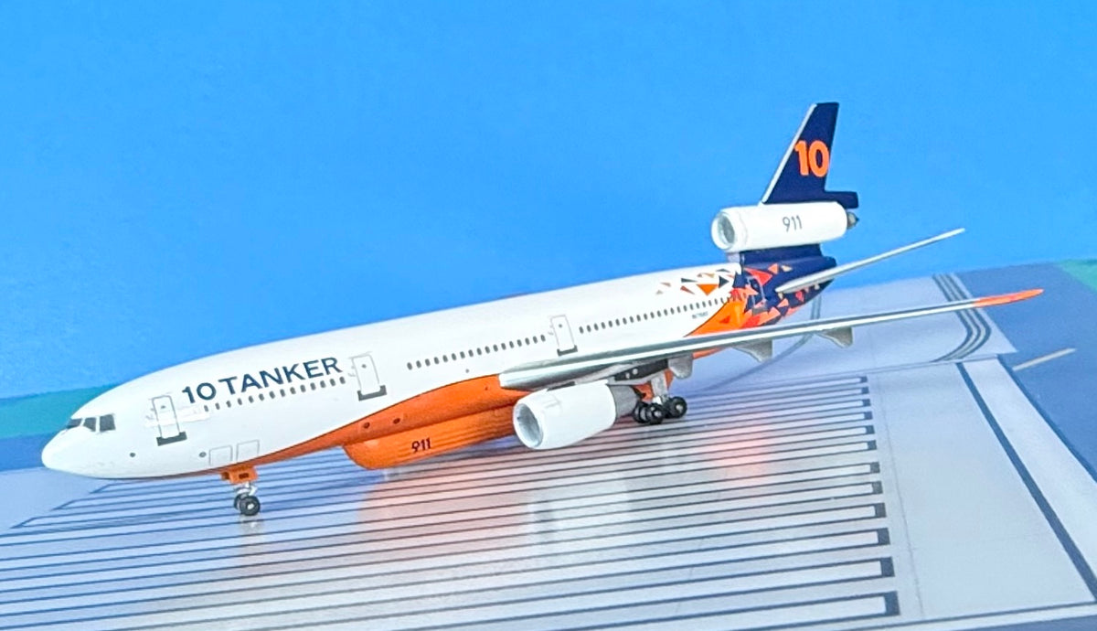 10 Tanker Air Carrier DC-10-30 N17085 "911" 1:400 scale diecast Aeroclassics
