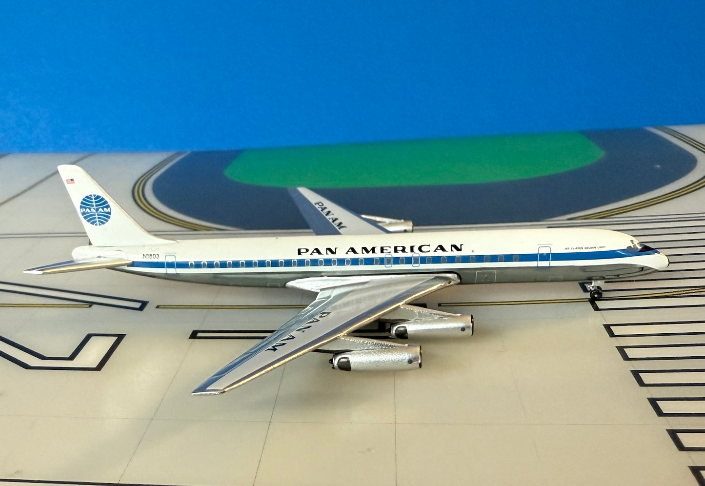 Pan American Douglas DC-8-62 N1803 1970s colors 1:400 scale diecast Aeroclassics