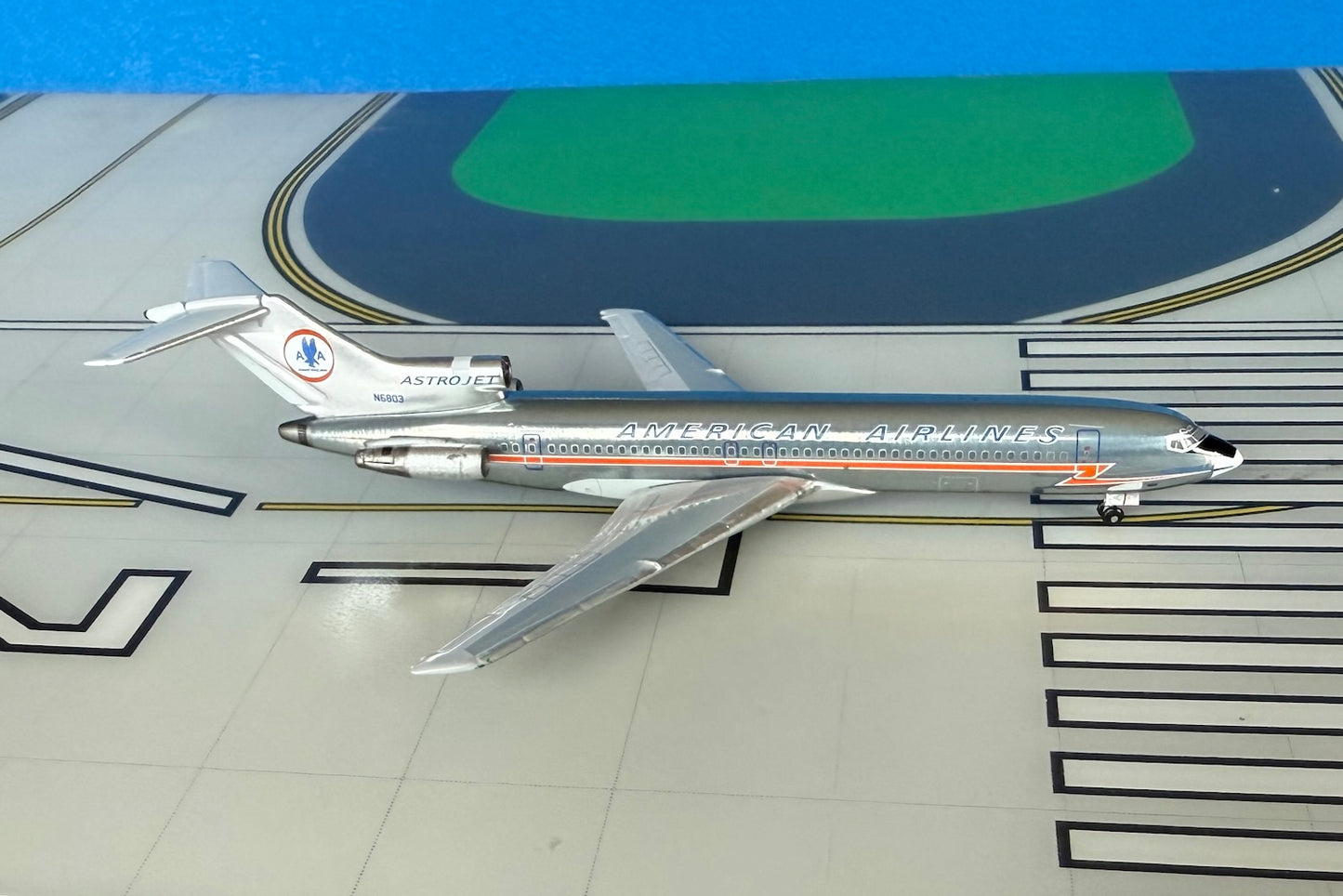 American Boeing 727-200 N6803 delivery colors 1:400 scale diecast Aeroclassics