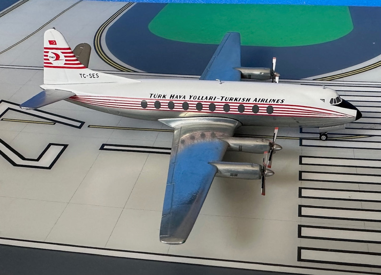 THY - Turkish Airlines Viscount 794D TC-SES 1960's colors 1:200 scale diecast Herpa Wings