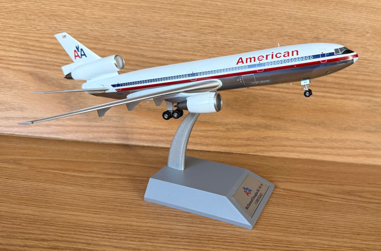 American Douglas DC-10-10 N912WA 1980s 1:200 scale diecast Inflight Models