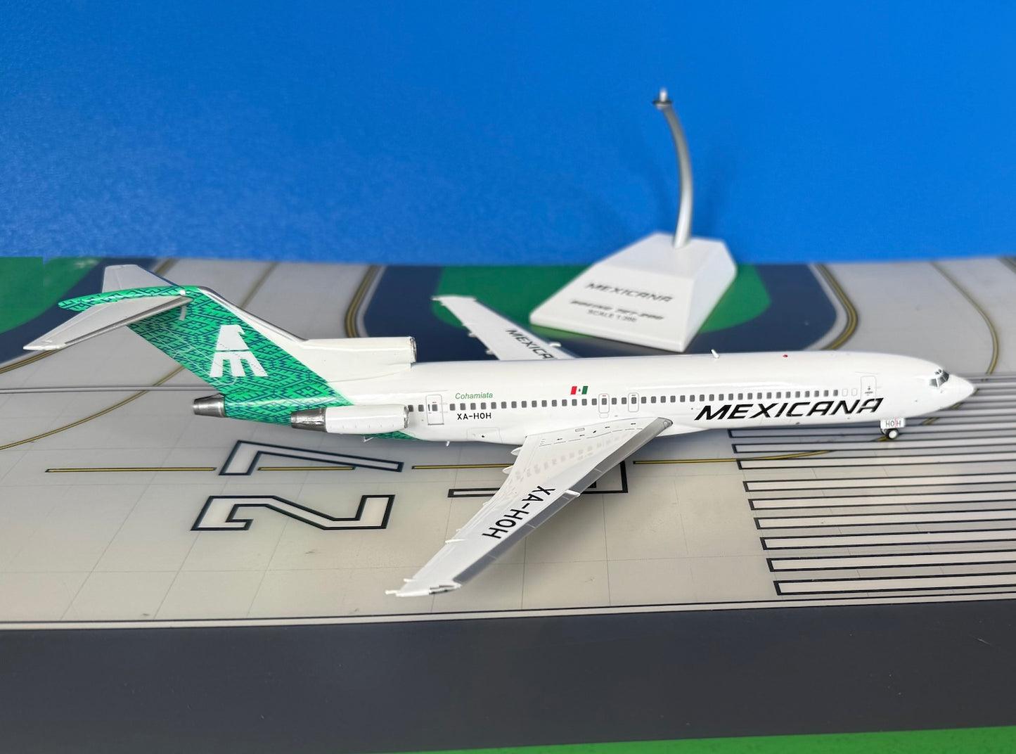 Mexicana Boeing 727-200/Adv XA-HOH 1990s colors 1:200 scale diecast JC Wings