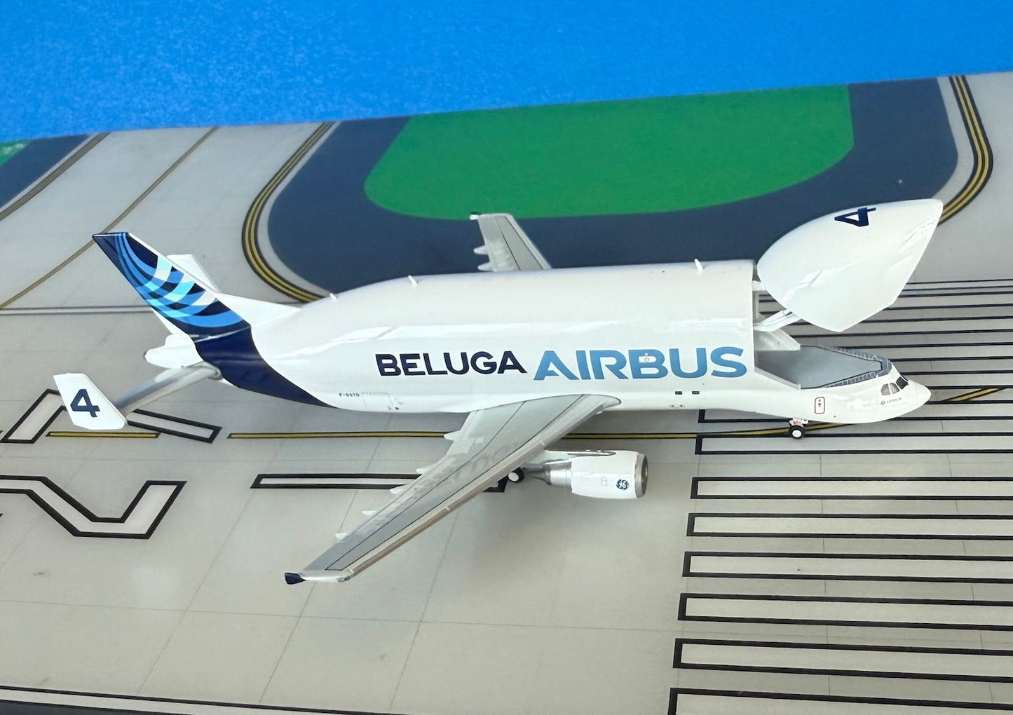 Airbus Beluga (A300B4-608ST) F-GSTD (4) House colors interactive 1:400 scale JC Wings