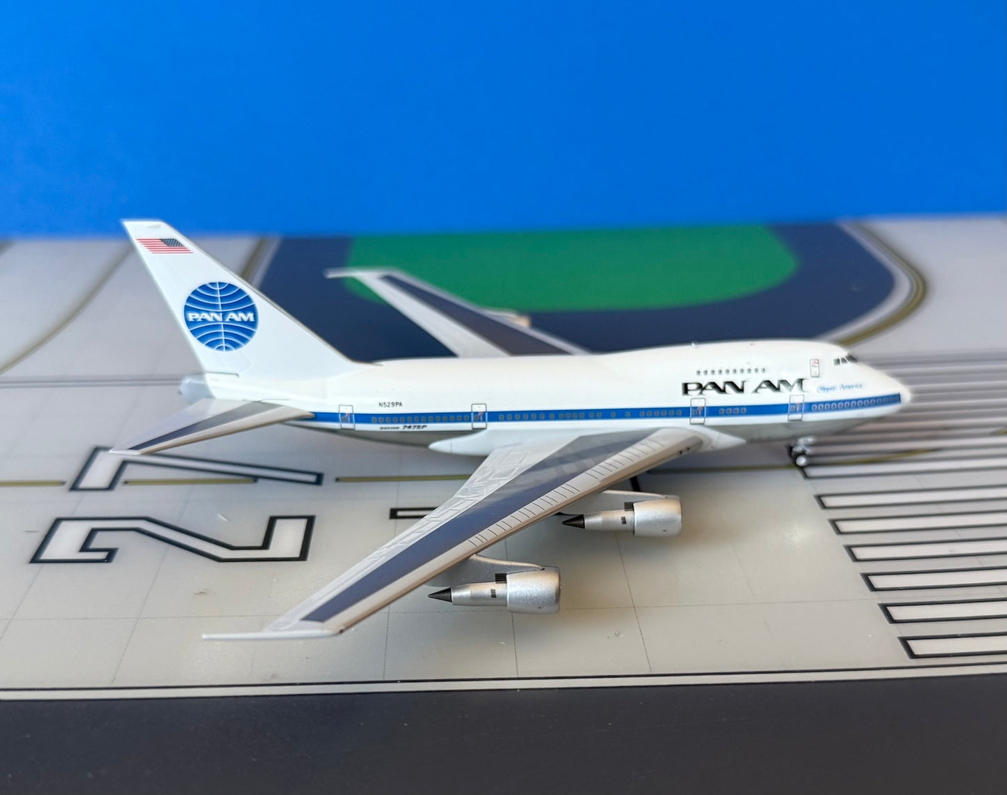 Pan Am Boeing 747SP-27 N529PA 1970s "America" 1:400 scale diecast NG Models