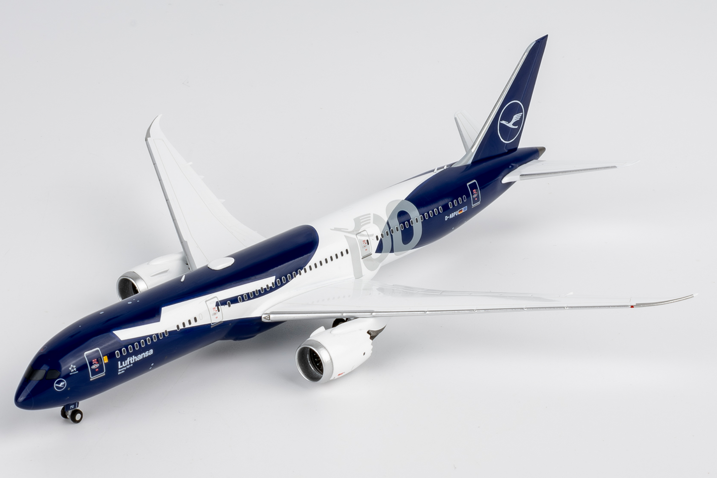 Lufthansa Boeing 787-9 D-ABPU Special 100 years colors ultimate series 1:400 scale diecast NG Models
