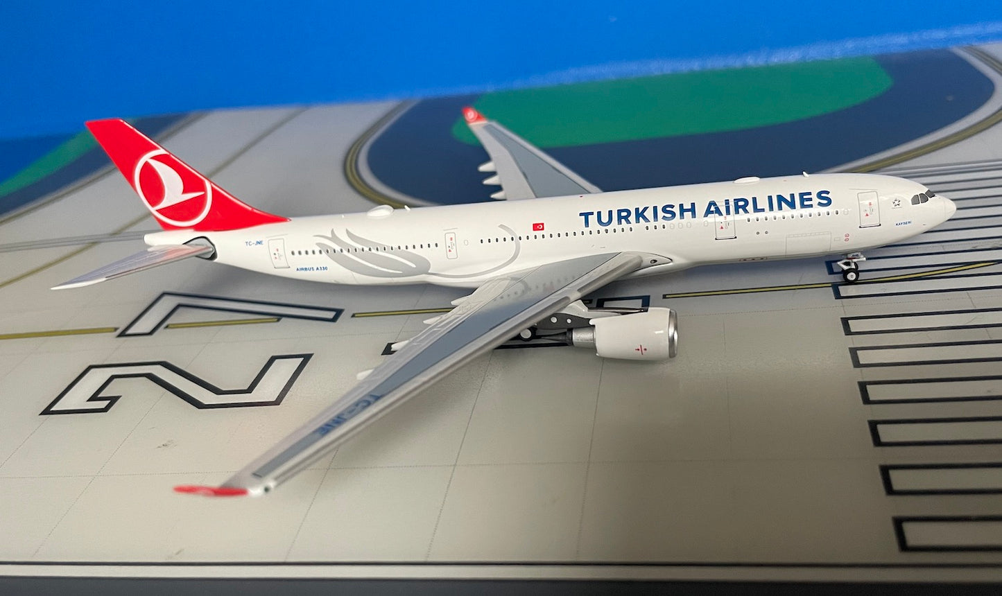 Turkish Airlines Airbus A330-200 TC JNE Current colors 1:400 scale diecast NG Models