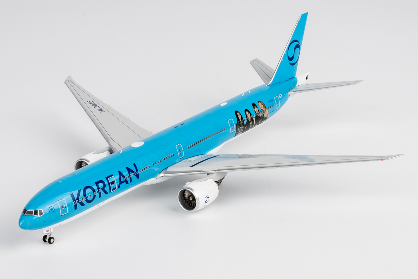 Korean Air Boeing 777-300ER HL2016 Black/Pink Ultimate 1:400 scale diecast NG Models