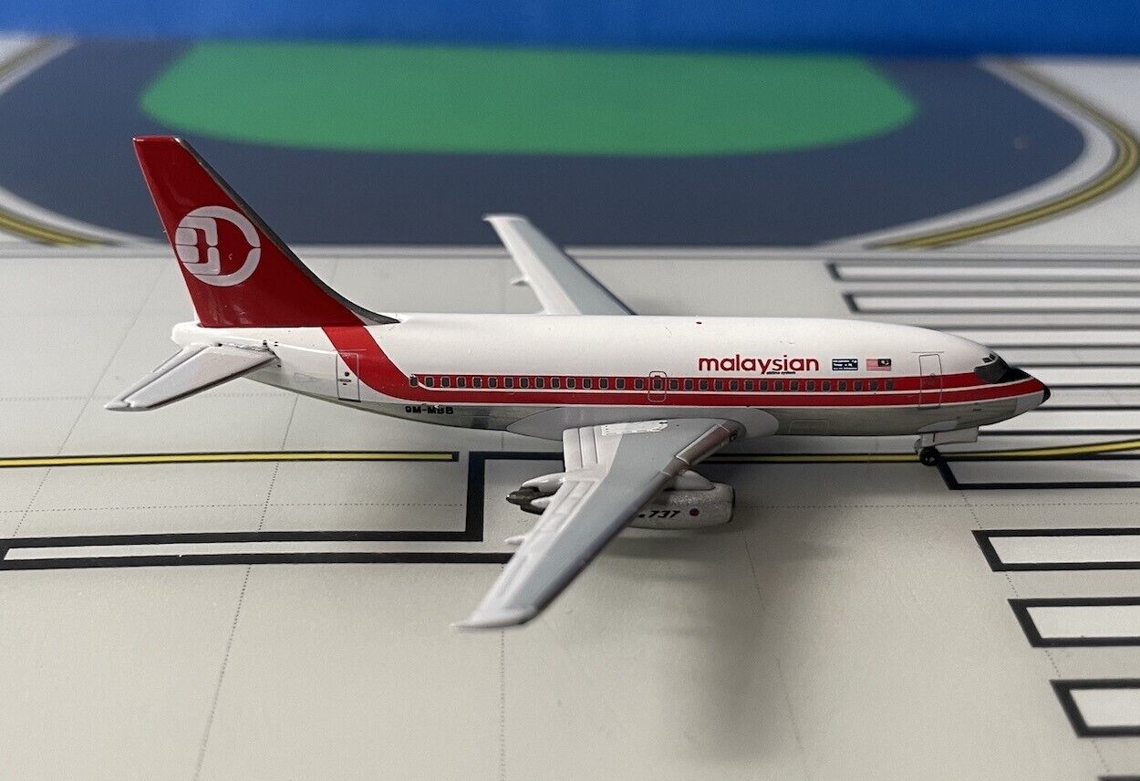 Malaysian Boeing 737 200adv 9m Mbb 1980s 1400 Scale Diecast Aeroclas