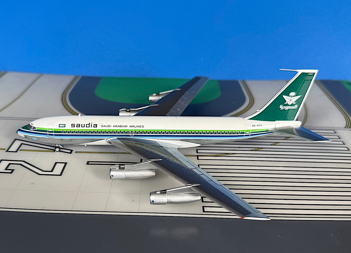 Saudia Boeing 720-068B HZ-ACA 1970s colors 1:200 scale diecast Aeroclassics