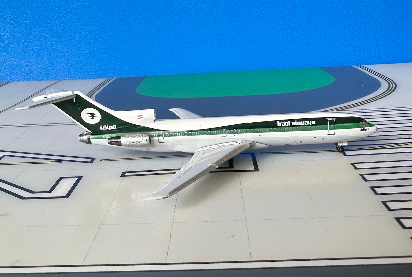 Iraqi Airways Boeing 727-200/Adv YI-AGL 1970s colors 1:400 scale diecast Aeroclassics