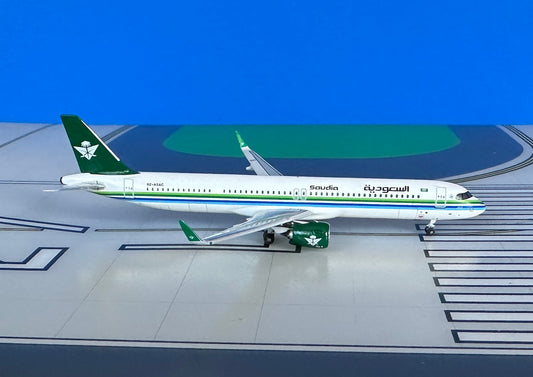 Saudia Airbus A321Neo HZ-ASAC Retro colors 1:400 scale diecast Aeroclassics