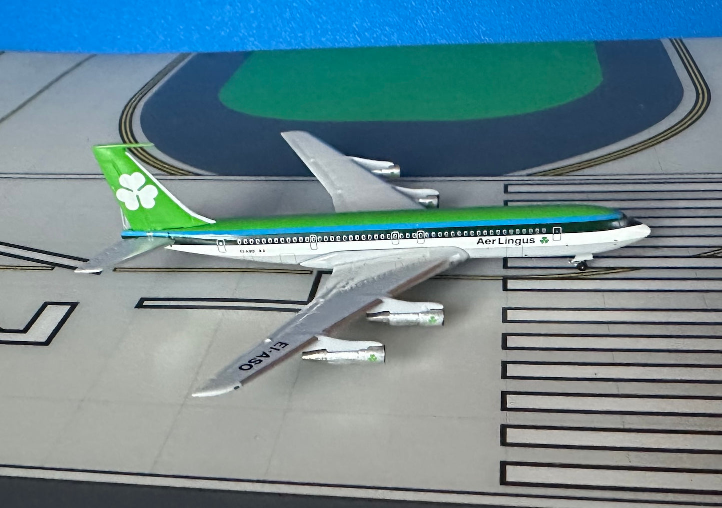 Aer Lingus Boeing 707-320C EI-ASO 1980's colors 1:400 scale diecast Aeroclassics