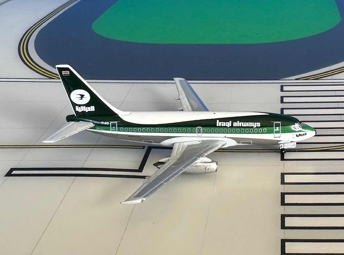 Iraqi Airways Boeing 737-200 YI-AGI 1970s color 1:400 scale diecast Aeroclassics