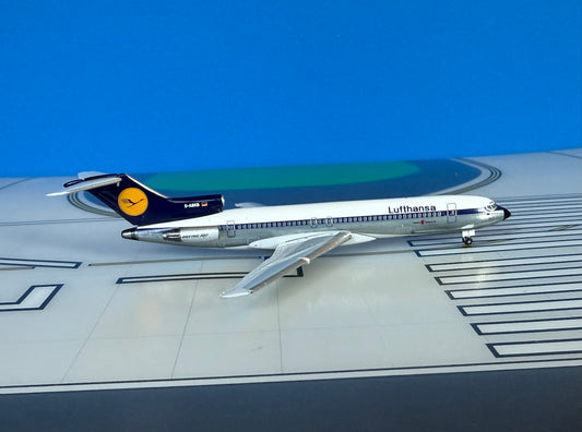 Lufthansa Boeing 727-230/Adv D-ABKB 1970s 1:400 scale diecast Aeroclassics