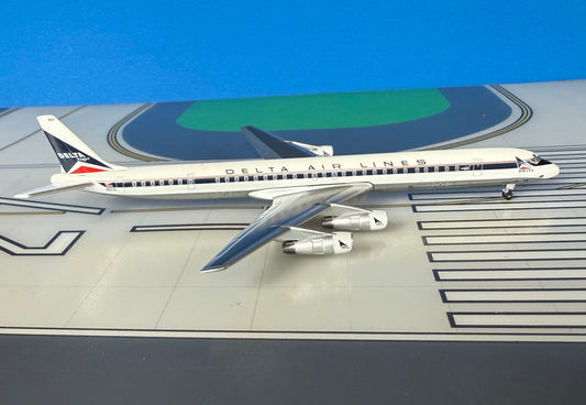 Delta Air Lines Douglas DC-8-61 N823E Widget 1/400 scale diecast Aeroclassics