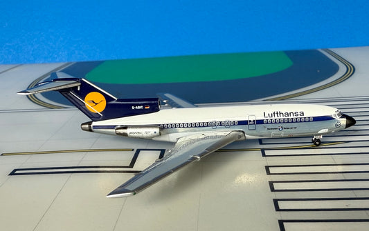 Lufthansa Boeing 727-30 D-ABIC 1970s colors 1:400 scale diecast Aeroclassics