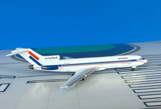 Air Holland Boeing 727-200/Adv PH-AHB 1980s colors 1:400 scale diecast Aeroclassics