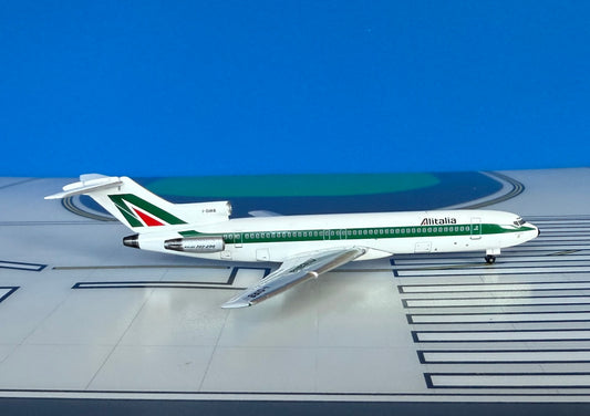 Alitaliia Boeing 727-243/Adv I-DIRB 1970s colors 1:400 scale diecast Aeroclassics