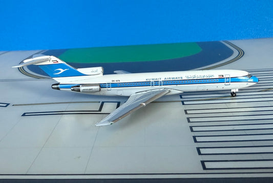 Kuwait Airways Boeing 727-200/Adv 9K-AFA 1980s 1:400 scale diecast Aeroclassics
