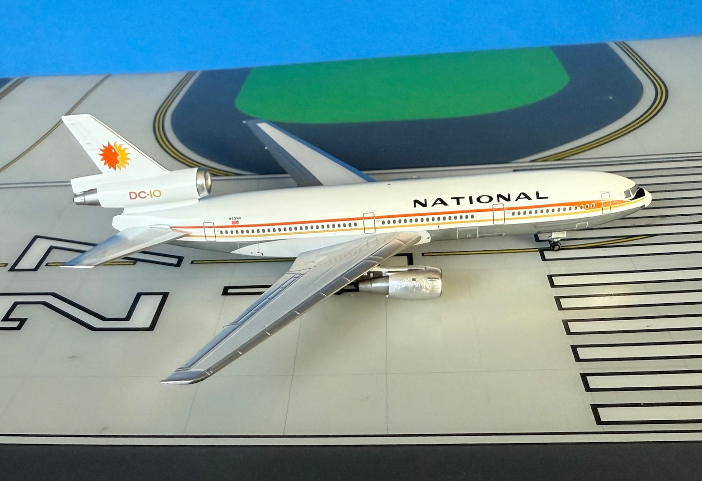 National DC-10-30 N83NA 1980s colors 1:400 scale diecast Aeroclassics