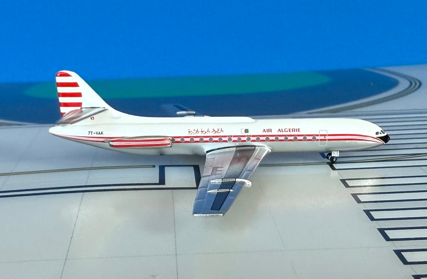 Air Algeria Caravelle VIN 7T-VAK 1960s colors 1:400 scale diecast Aeroclassics