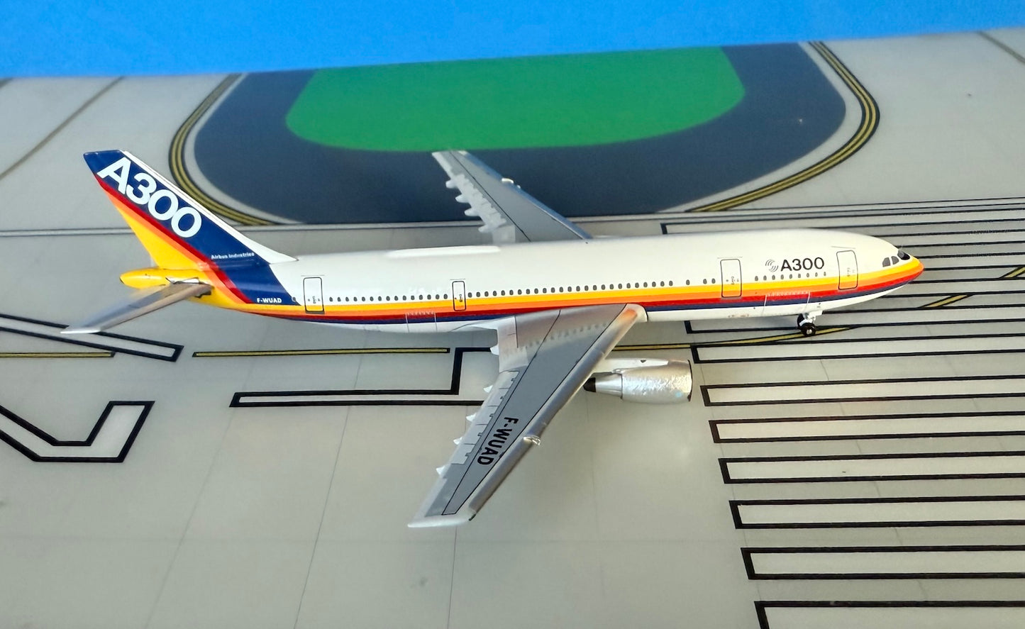 Airbus A300B2 F-WUAD House, third prototype 1:400 scale diecast Aeroclassics