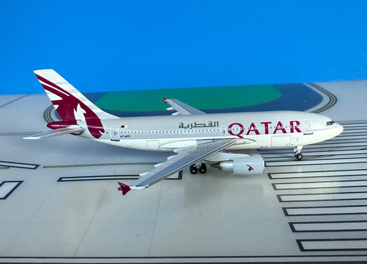 Qatar Airways Airbus A310-308 A7-AFE 2000s colors  1:400 scale diecast AeroClassics