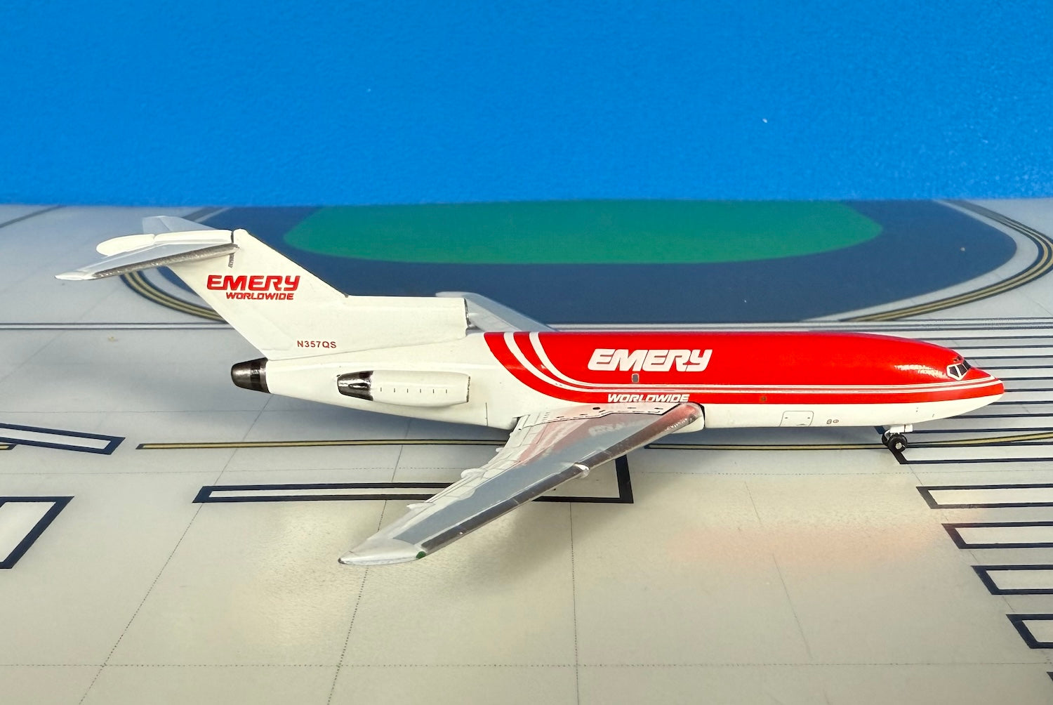 Emery Worldwide Boeing 727-21F N357QS 1990's colors 1:400 scale diecas ...