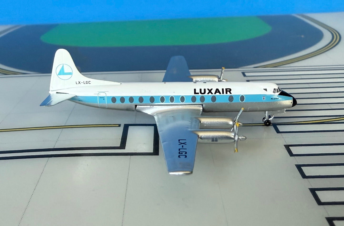 Luxair Vickers Viscount 800 LX-LGC 1960s 1:400 scale diecast Aeroclassics