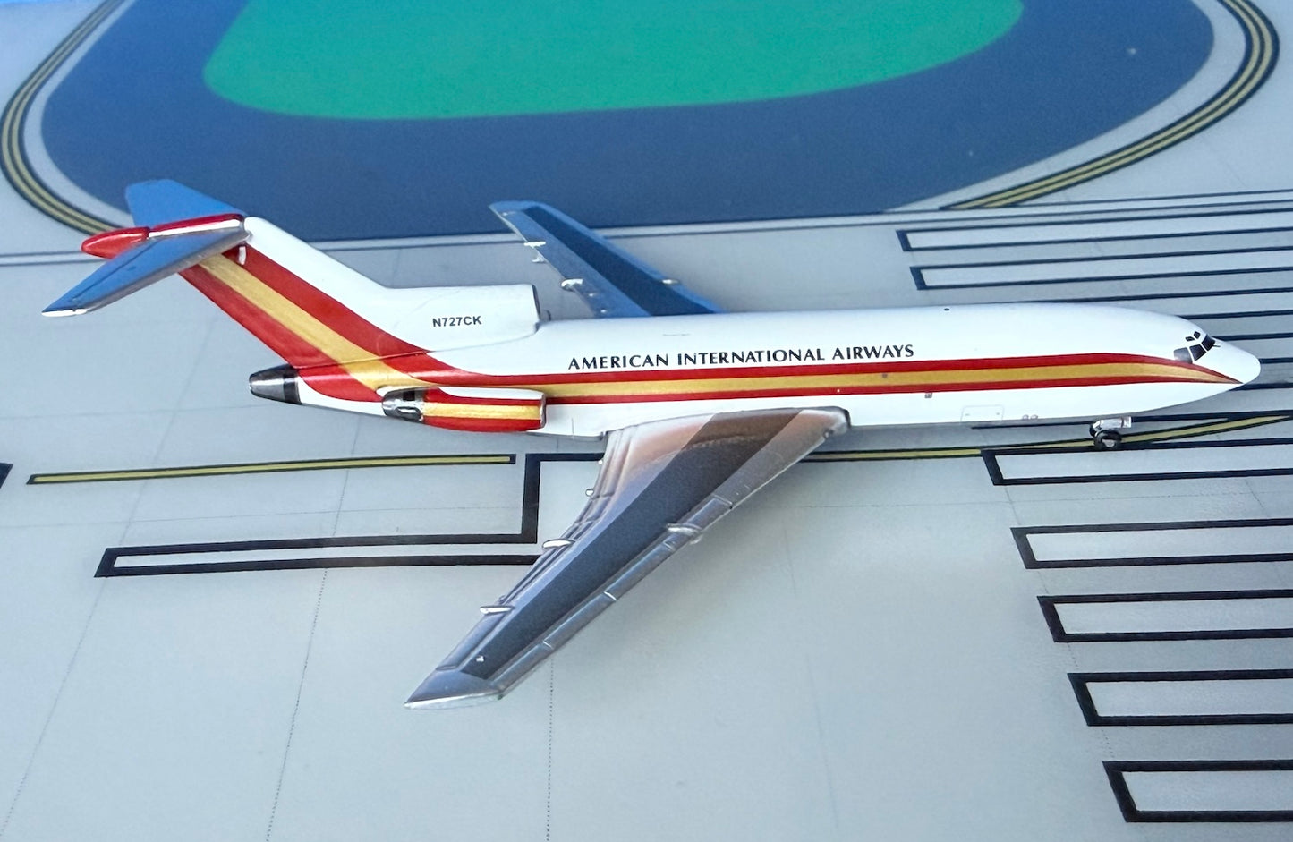 American Int'l Airways Boeing 727-22C N727CK 1990s 1:400 diecast Aeroclassics