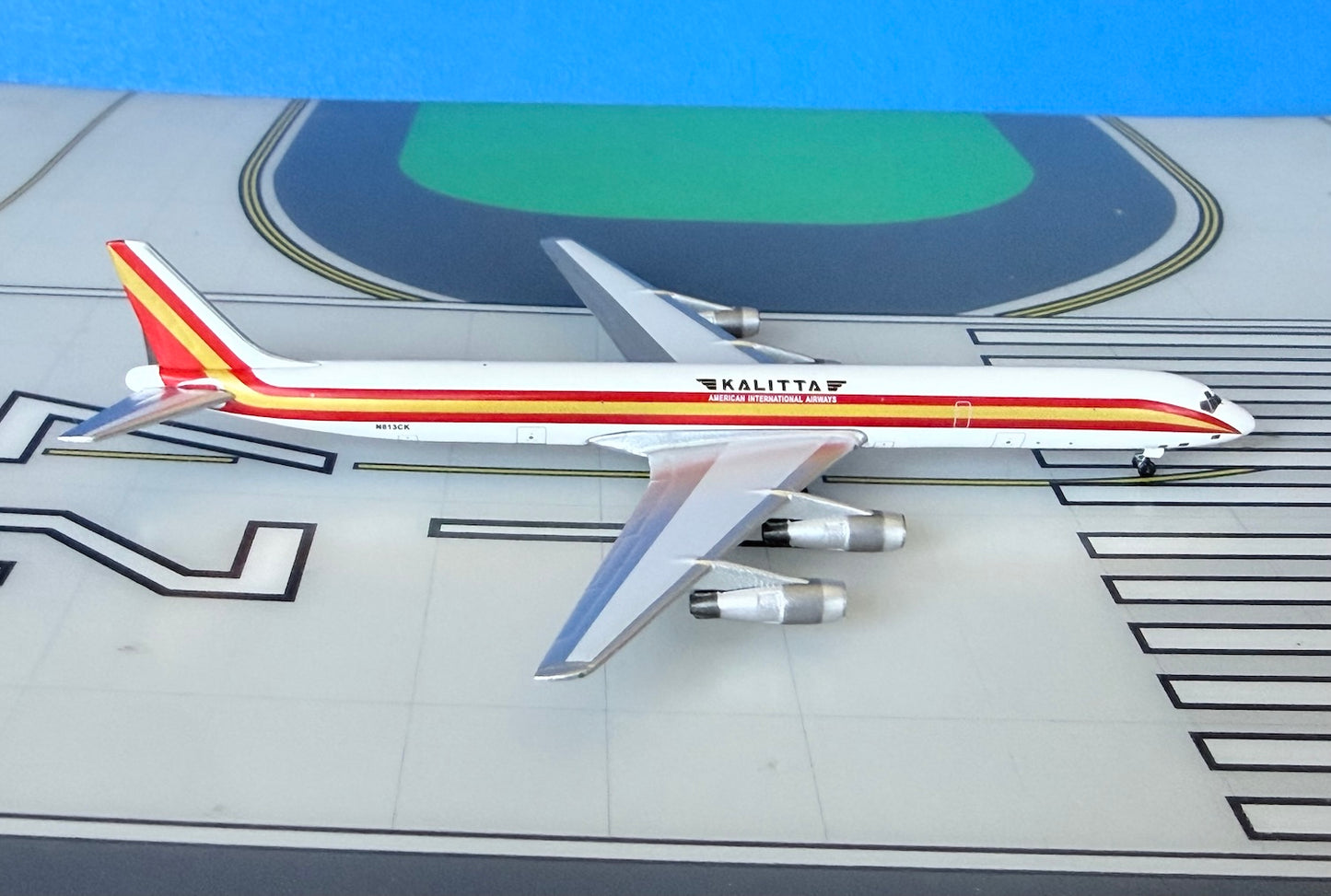 Kalitta Douglas DC-8-61F N813CK late 1990s 1/400 scale diecast Aeroclassics