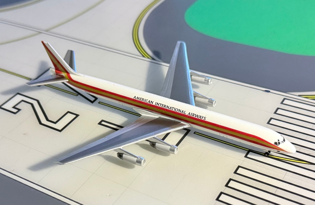 American Int'l Airways Douglas DC-8-63F N815CK 1:400 scale diecast Aeroclassics