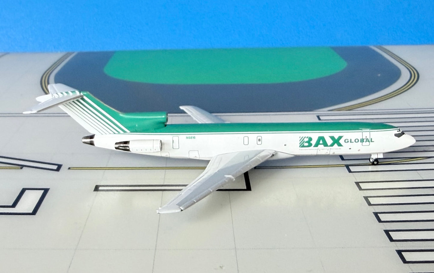 BAX Global Boeing 727-200F N6816 1990s colors 1:400 scale diecast Aeroclassics