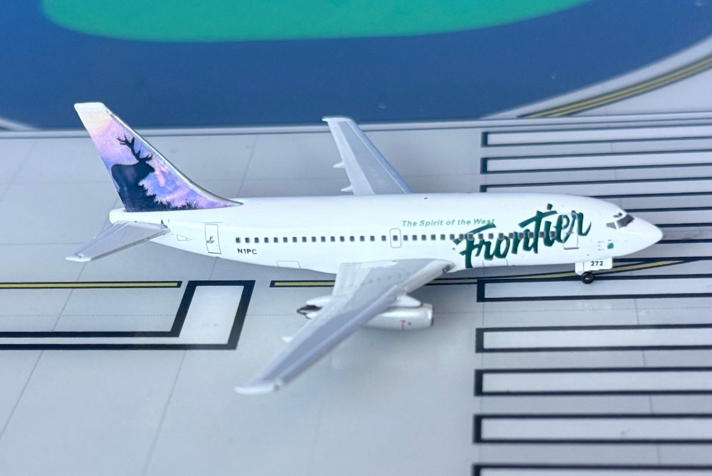 Frontier Boeing 737-200/Adv N1PC Elk/Ram tail 1:400 scale diecast Aeroclassics